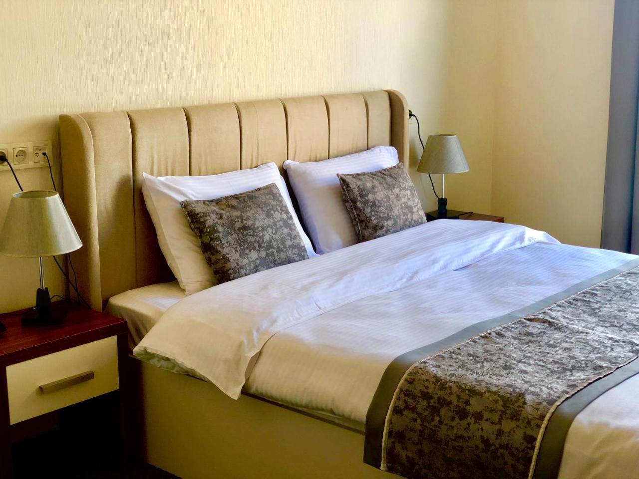 Tbili Hotel Тбилиси Экстерьер фото