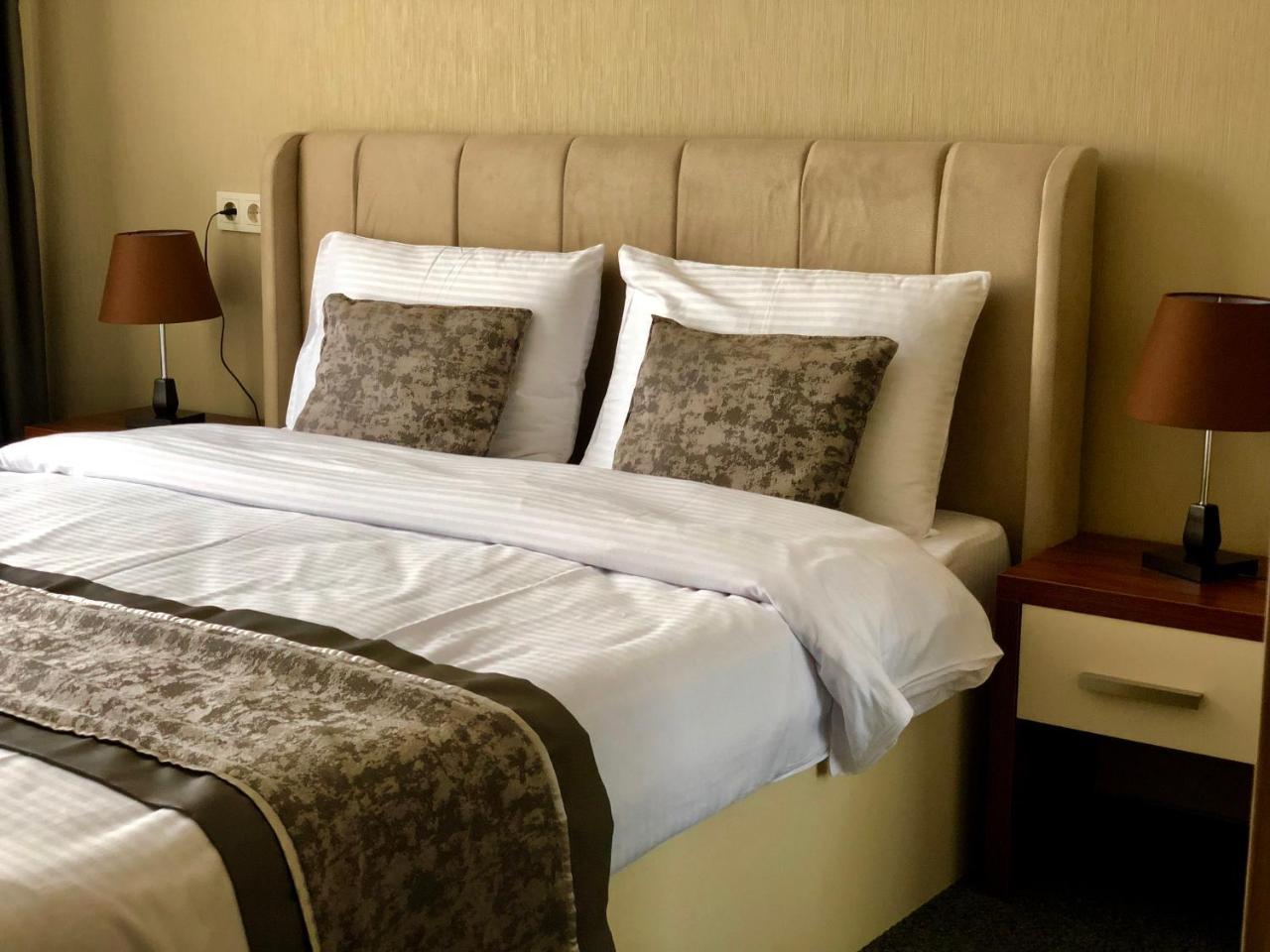 Tbili Hotel Тбилиси Экстерьер фото