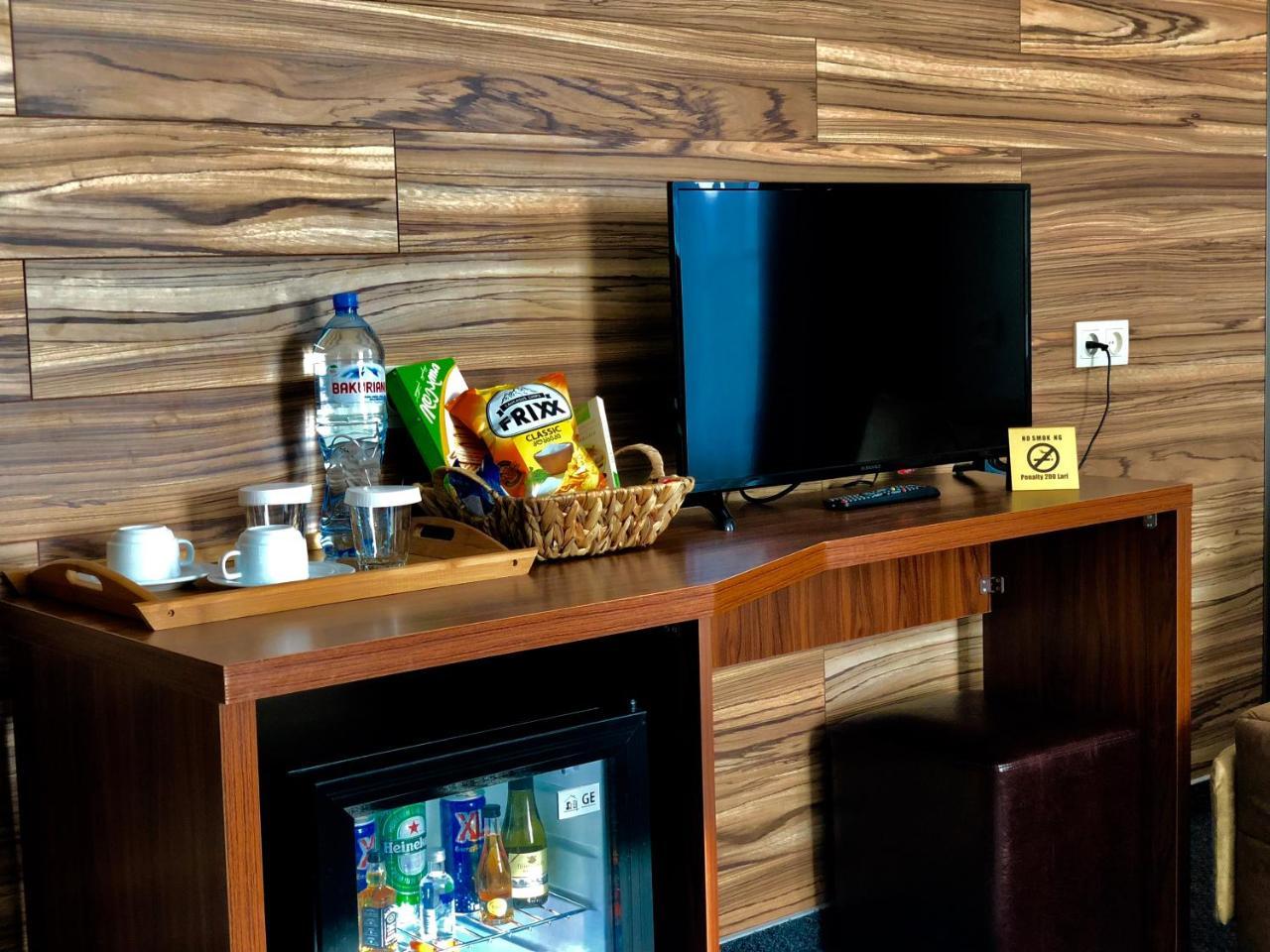 Tbili Hotel Тбилиси Экстерьер фото