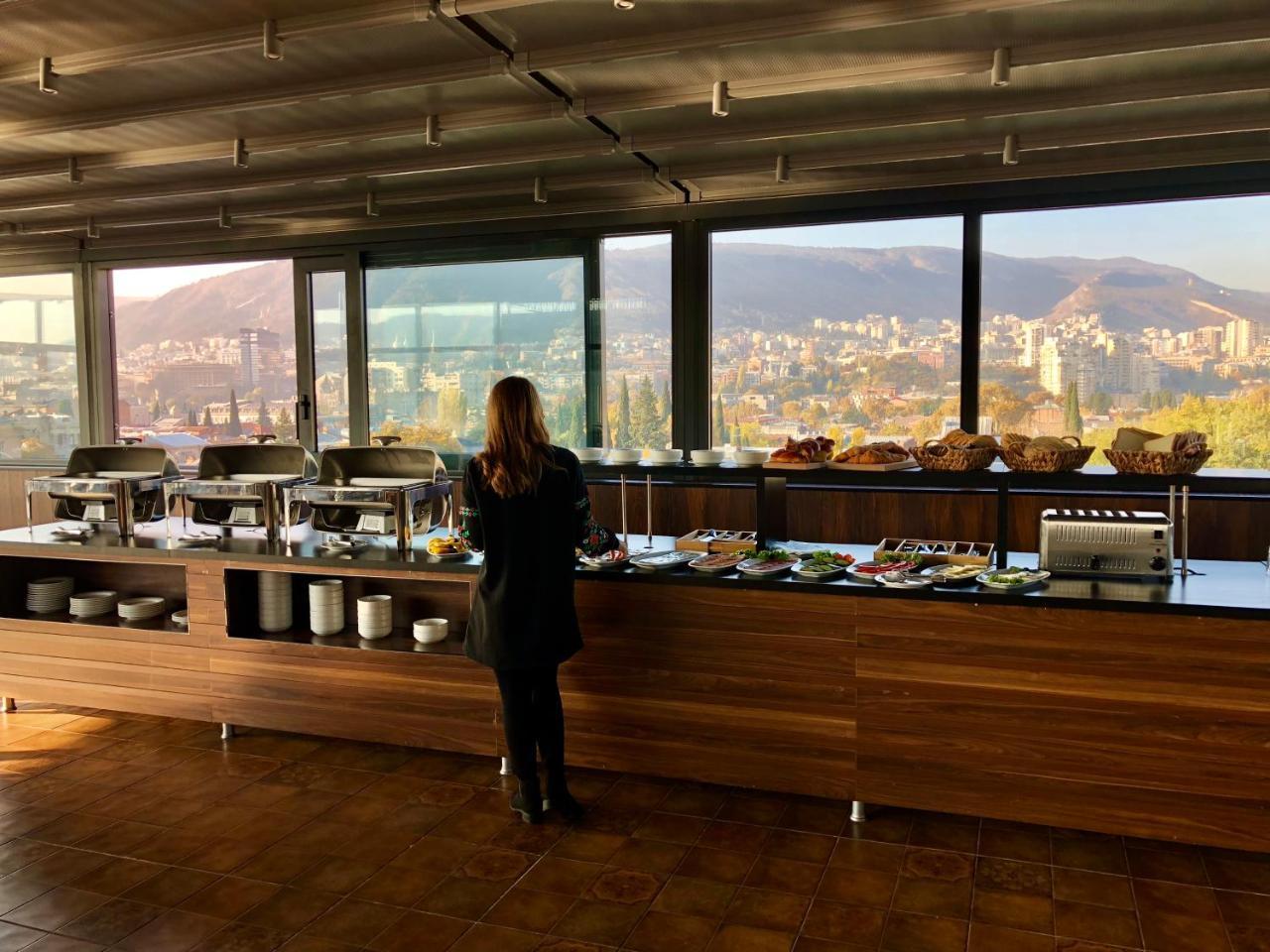 Tbili Hotel Тбилиси Экстерьер фото