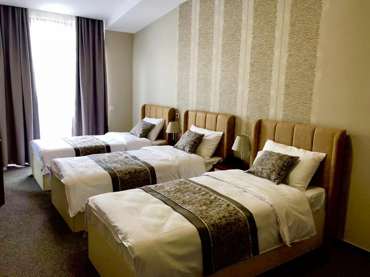 Tbili Hotel Тбилиси Экстерьер фото